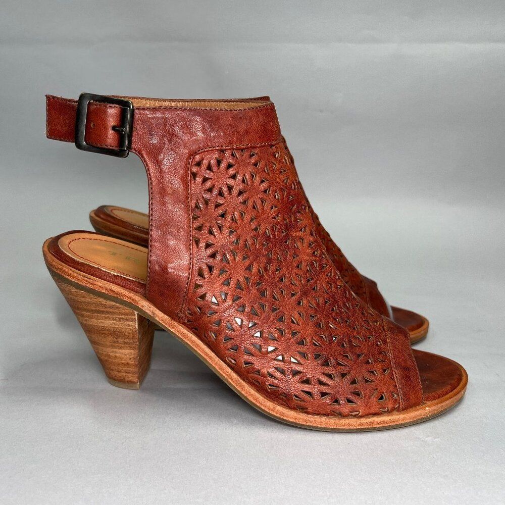 Trask Parker Sandals Women's Size 7 Rust Slingback Perforated Leather Heels